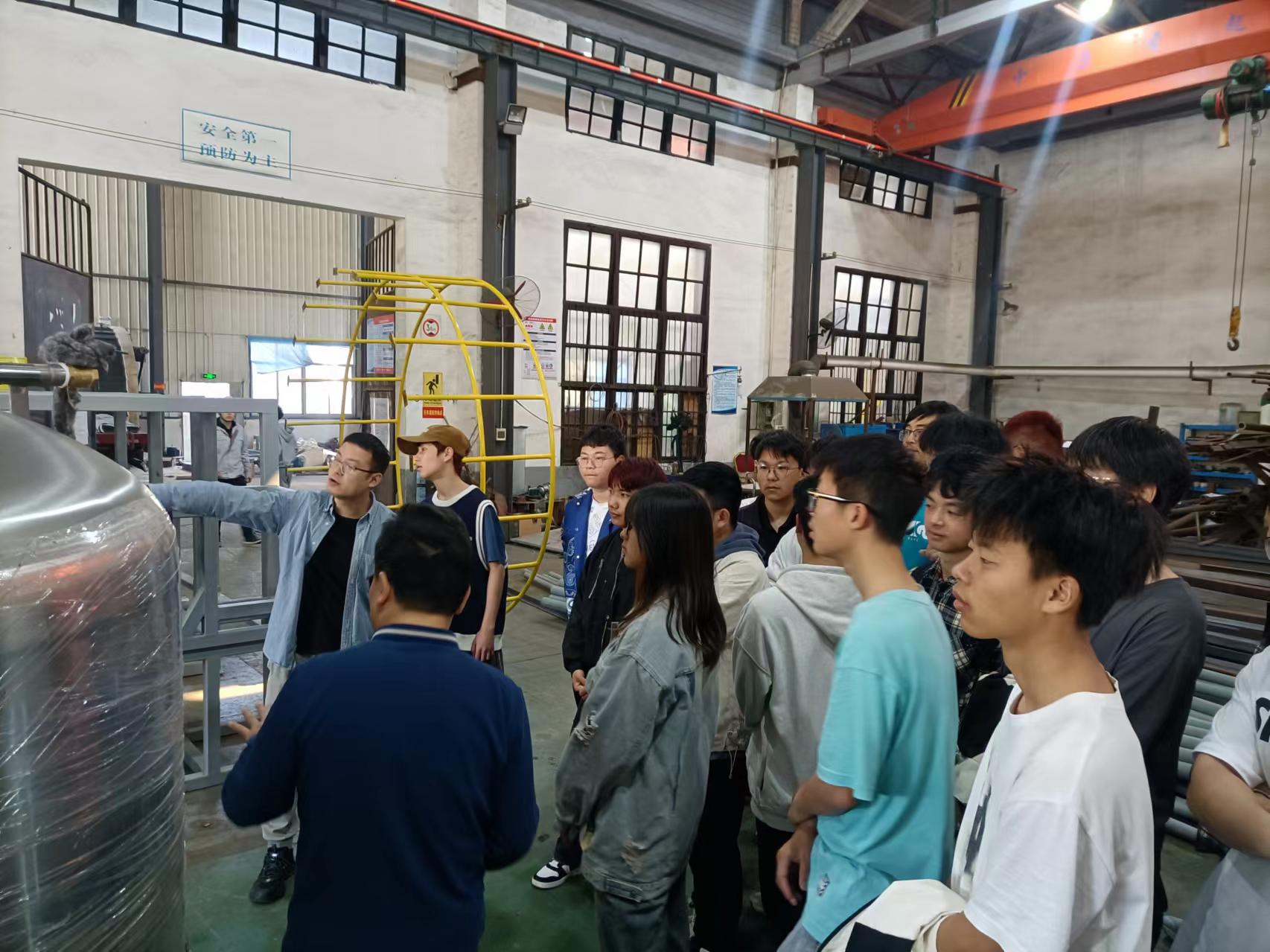 湖南工程学院近200名学生来开云网页版认知实习